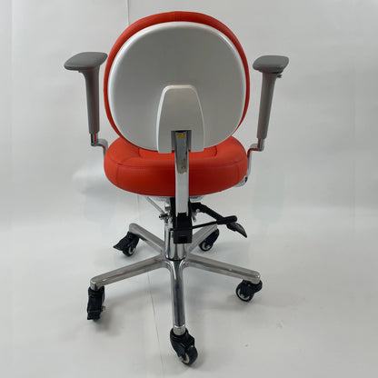 Hydraulic surgeon chair stool with adjustable backrest